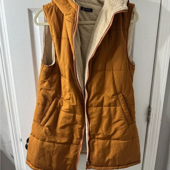 Women's Orange Quilted Vest - Picture 1 of 2